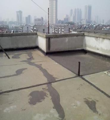 沈丘漏水维修 楼顶漏水是什么原因，楼顶漏水维修方法是什么?